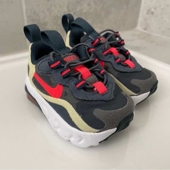 SOLD Nike Air Max 270 React TD Sneaker Size 2C - Picture 2 of 10